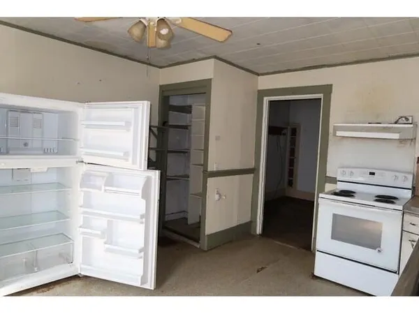 $74,900 | 289 Main Street, Canaan, ME 04924