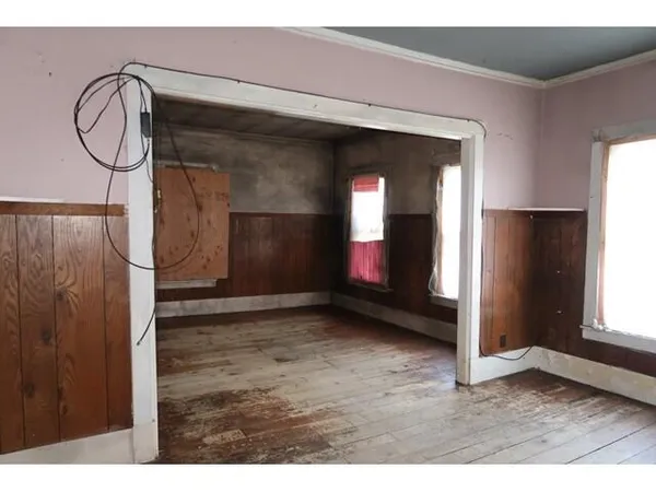 $74,900 | 289 Main Street, Canaan, ME 04924