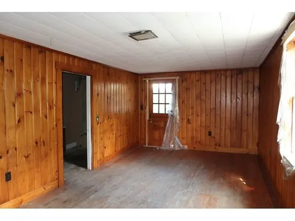 $74,900 | 289 Main Street, Canaan, ME 04924