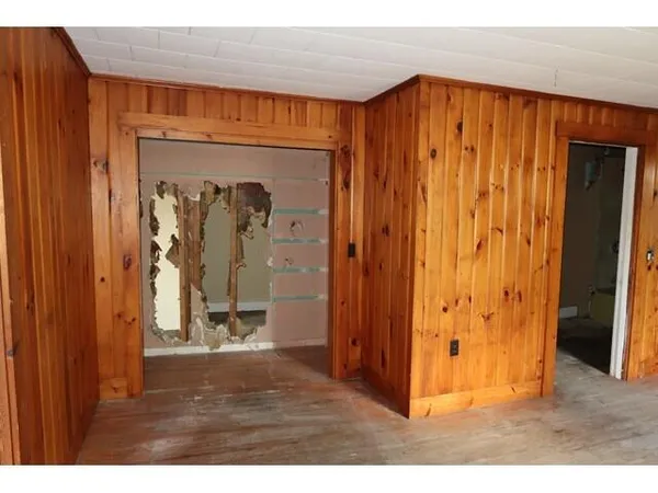 $74,900 | 289 Main Street, Canaan, ME 04924