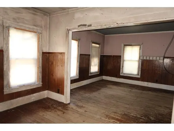 $74,900 | 289 Main Street, Canaan, ME 04924