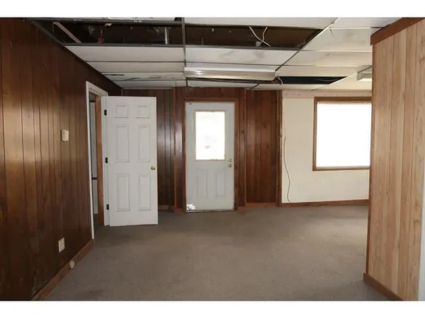 $74,900 | 289 Main Street, Canaan, ME 04924