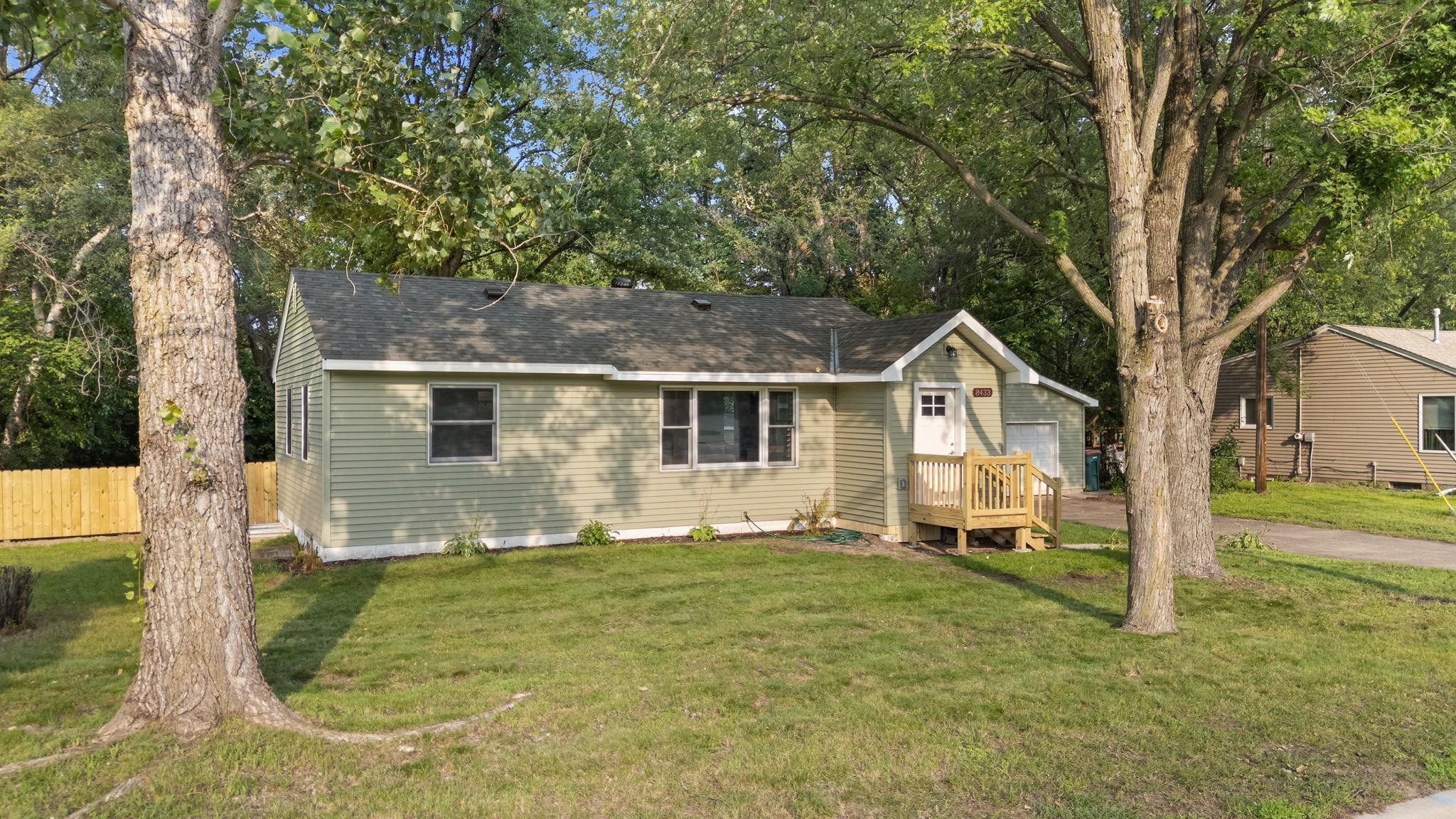 8433 East River Road Coon Rapids, MN 55433 - Photo 3 of 51