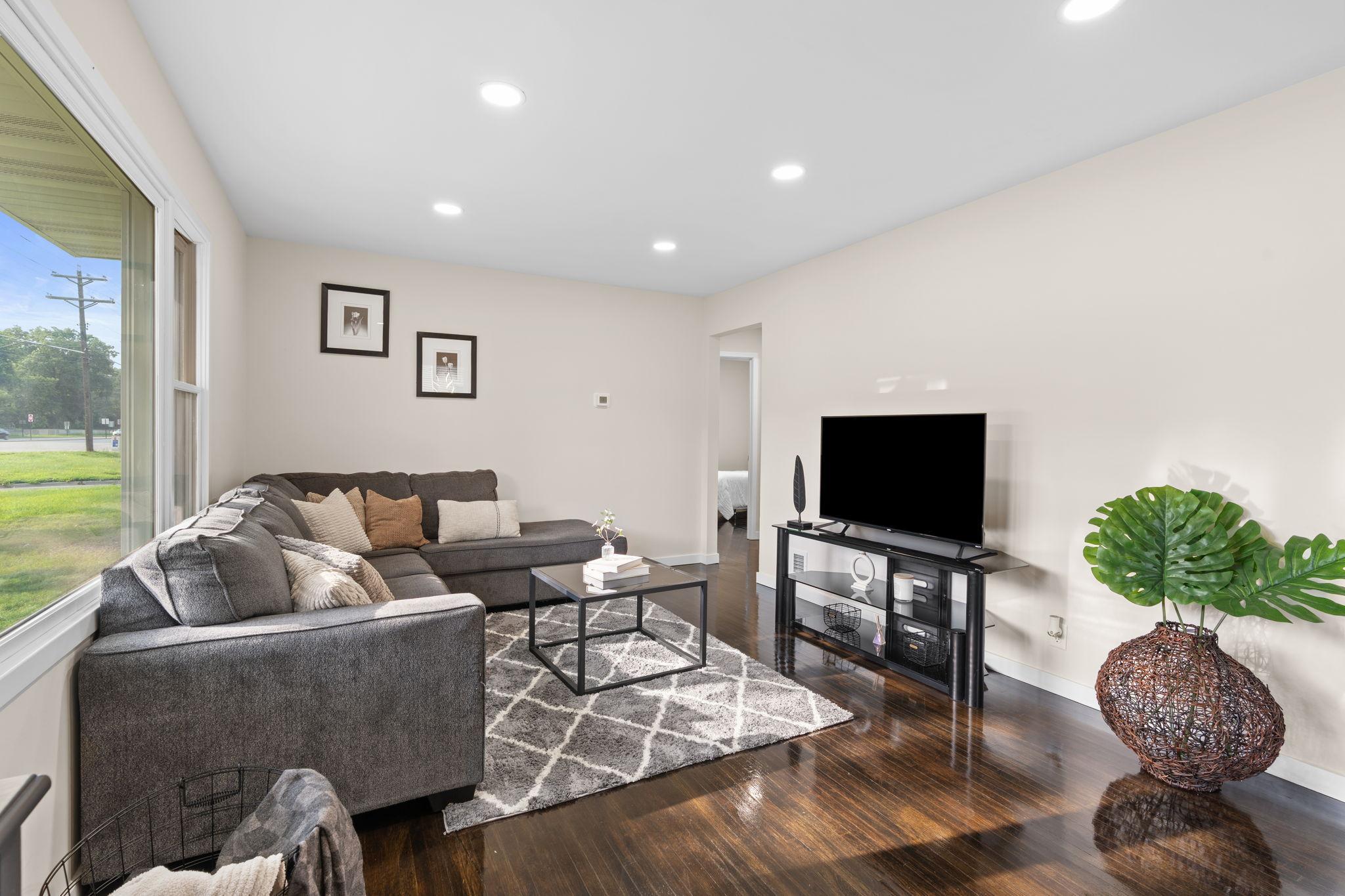 8433 East River Road Coon Rapids, MN 55433 - Photo 7 of 51