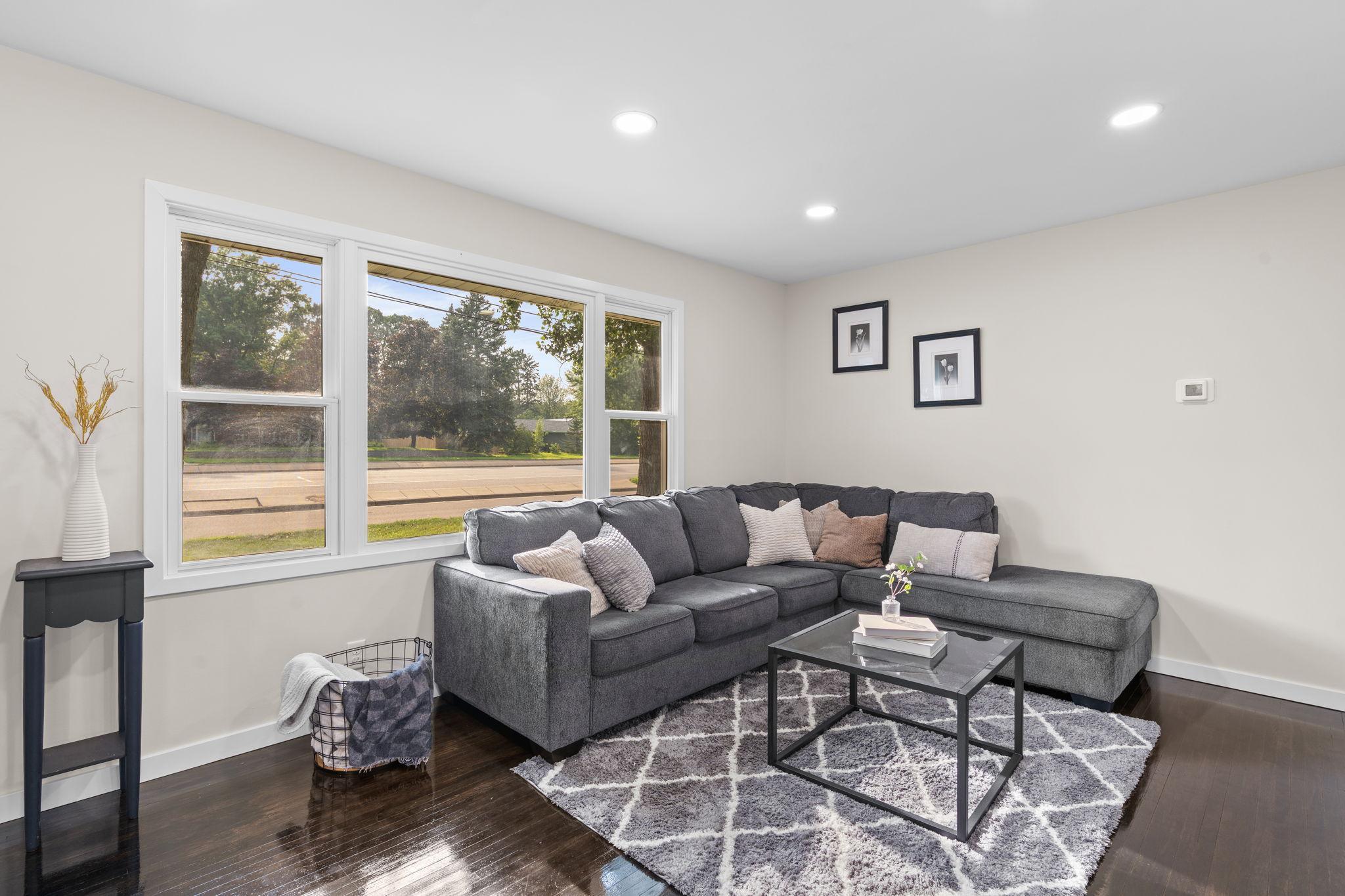 8433 East River Road Coon Rapids, MN 55433 - Photo 9 of 51