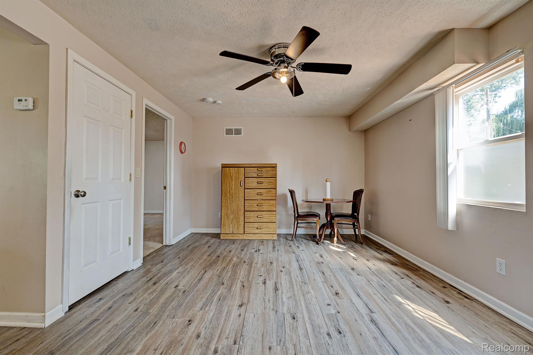 374 4th Pontiac, MI 48340 - Photo 9 of 45 Gallery Image 9