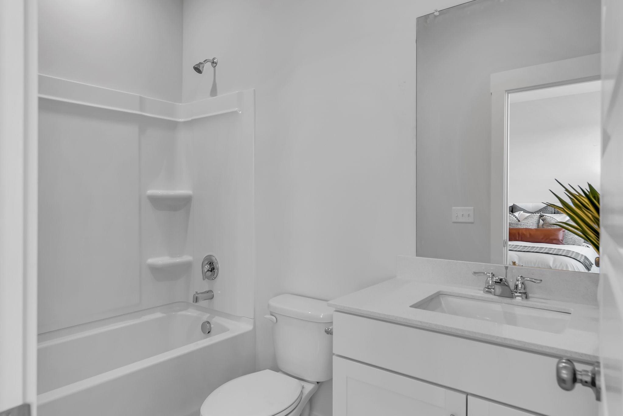 514 Hinton Street Lebanon, TN 37090 - Photo 46 of 58 a bathroom with a sink toilet vanity and tub