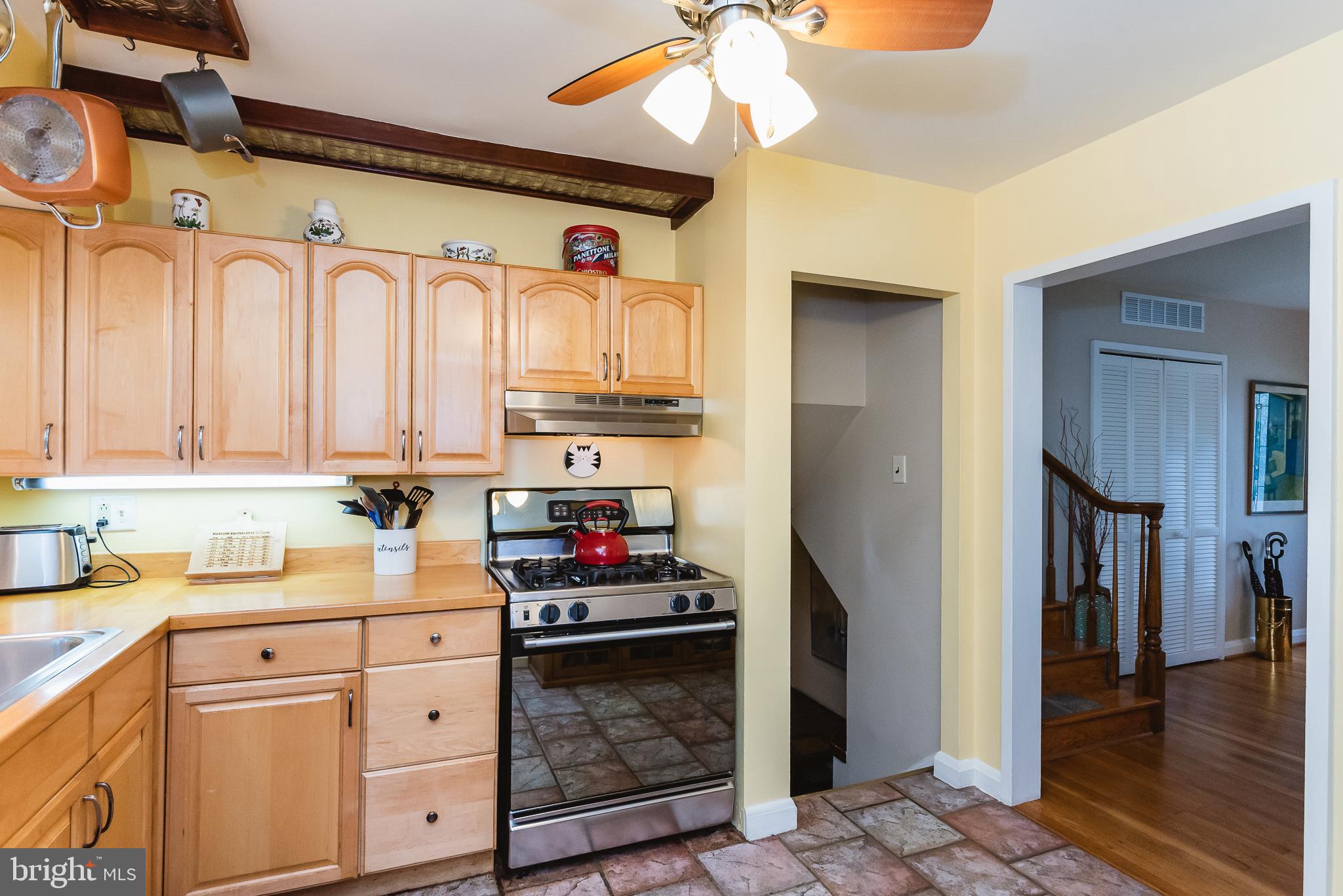202 Burning Tree Road Lutherville-Timonium, MD 21093 - Photo 7 of 31 Kitchen, wood cabinets and counters