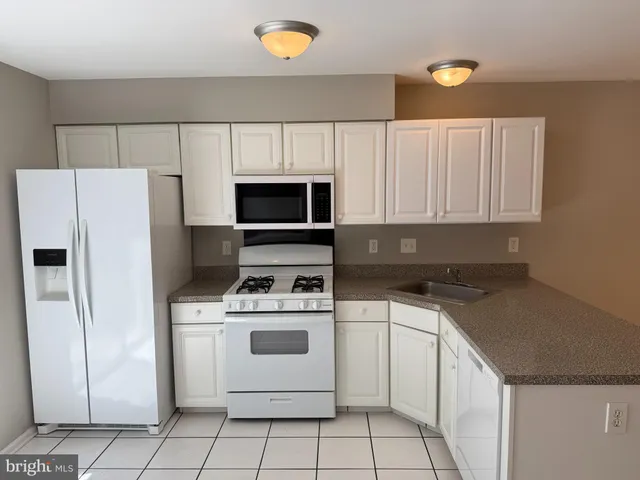 $339,900 | 4 Juniper Lane, Blackwood, NJ 08012