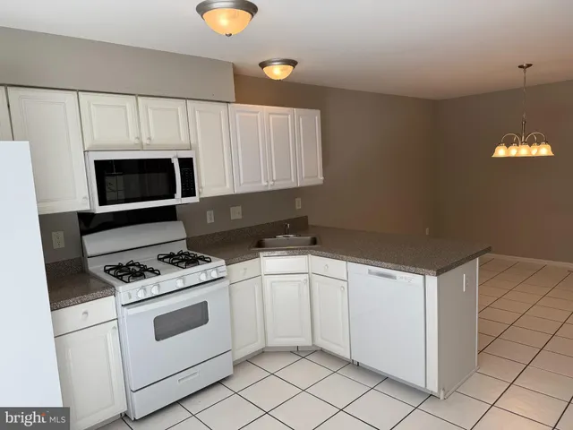 $339,900 | 4 Juniper Lane, Blackwood, NJ 08012