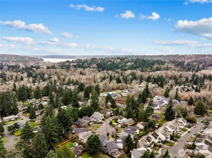 $949,000 | 7552 Northeast 203rd Street, Kenmore, WA 98028