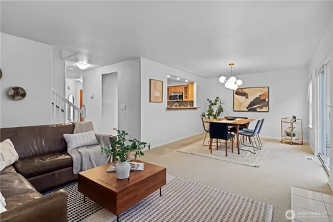 $949,000 | 7552 Northeast 203rd Street, Kenmore, WA 98028