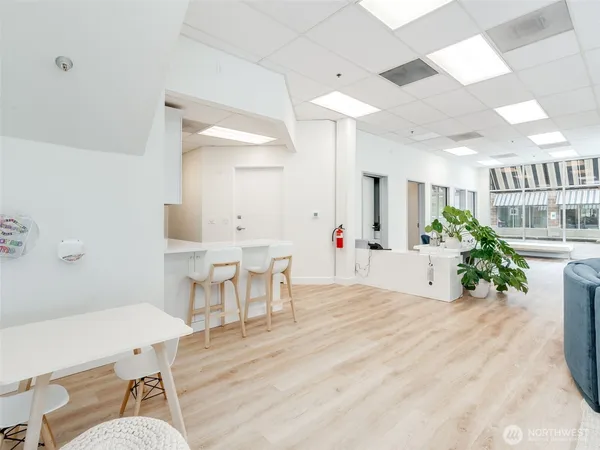 $2,500 | 1798 Southeast Columbia River Drive, Vancouver, WA 98661