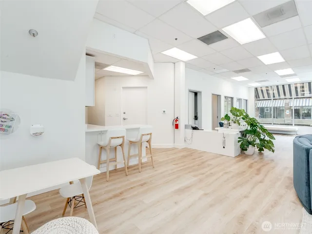 $2,500 | 1798 Southeast Columbia River Drive, Vancouver, WA 98661