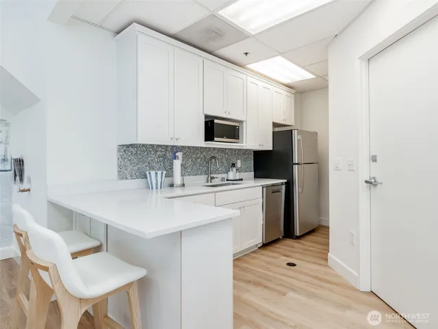 $2,500 | 1798 Southeast Columbia River Drive, Vancouver, WA 98661