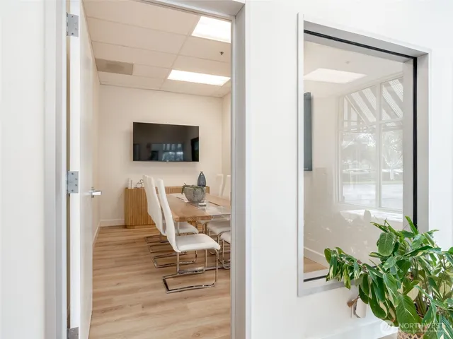 $2,500 | 1798 Southeast Columbia River Drive, Vancouver, WA 98661