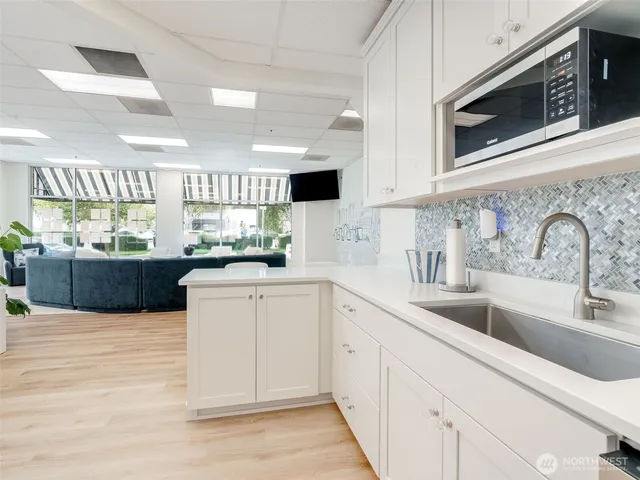 $2,500 | 1798 Southeast Columbia River Drive, Vancouver, WA 98661