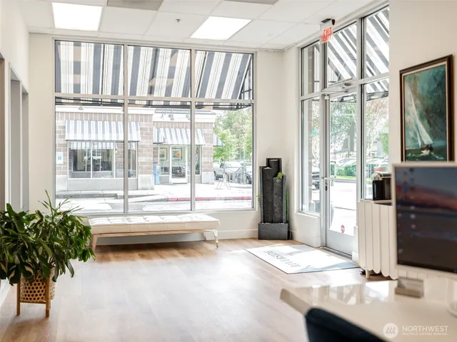 $2,500 | 1798 Southeast Columbia River Drive, Vancouver, WA 98661