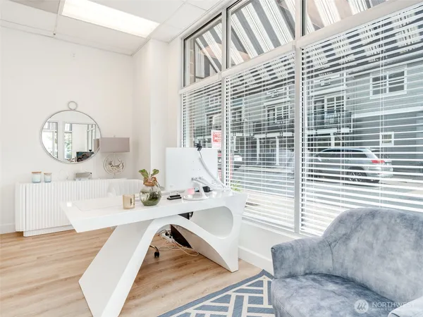 $2,500 | 1798 Southeast Columbia River Drive, Vancouver, WA 98661