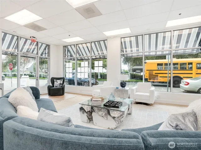 $2,500 | 1798 Southeast Columbia River Drive, Vancouver, WA 98661