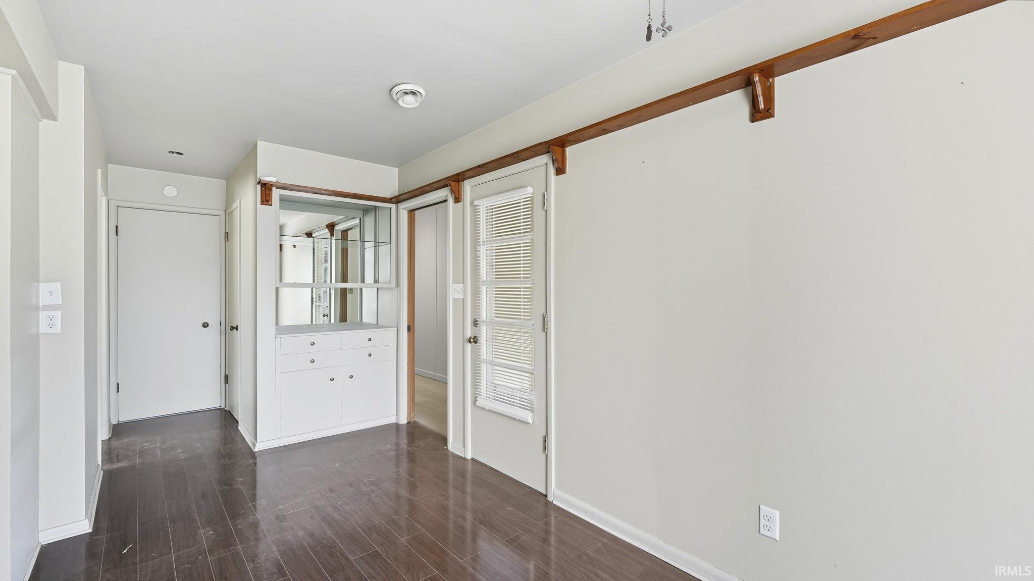 525 Pettit Avenue Fort Wayne, IN 46807 - Photo 5 of 35