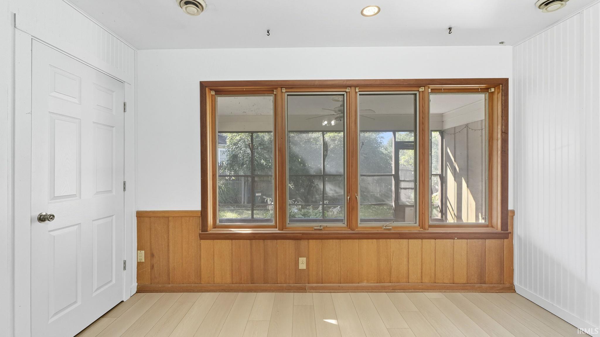 525 Pettit Avenue Fort Wayne, IN 46807 - Photo 8 of 35