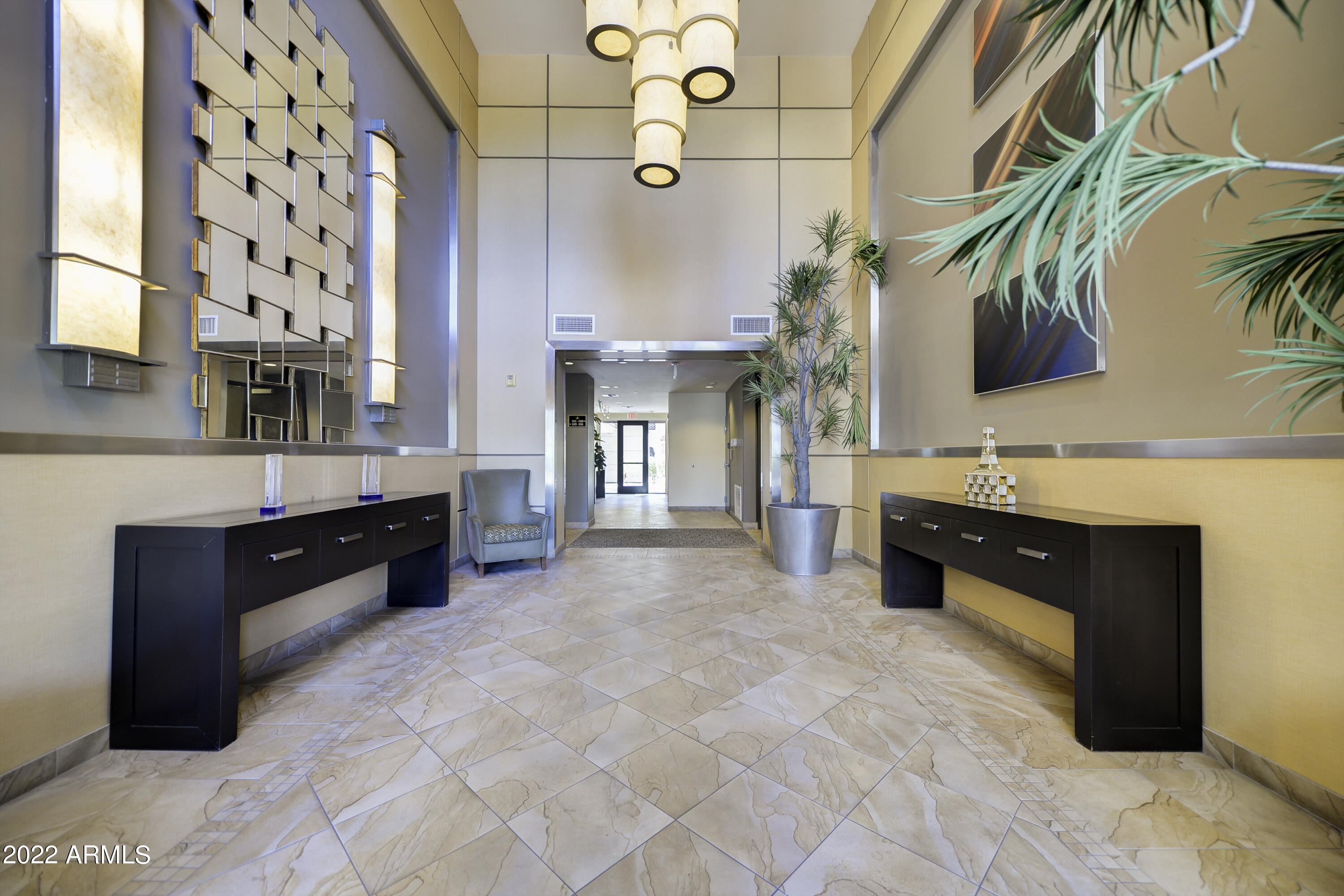 7291 North Scottsdale Road, Unit 1016 Paradise Valley, AZ 85253 - Photo 4 of 23 Lobby
