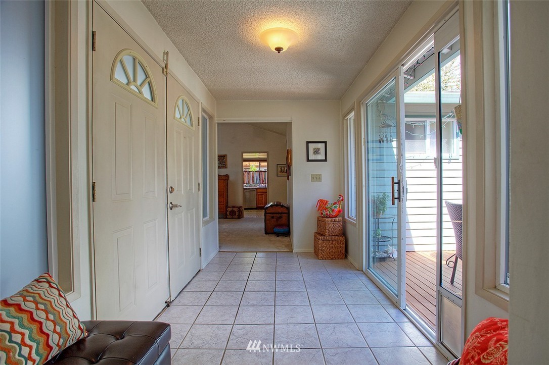 16014 132nd Place Southeast Renton, WA 98058 - Photo 2 of 25 Gallery Image 2