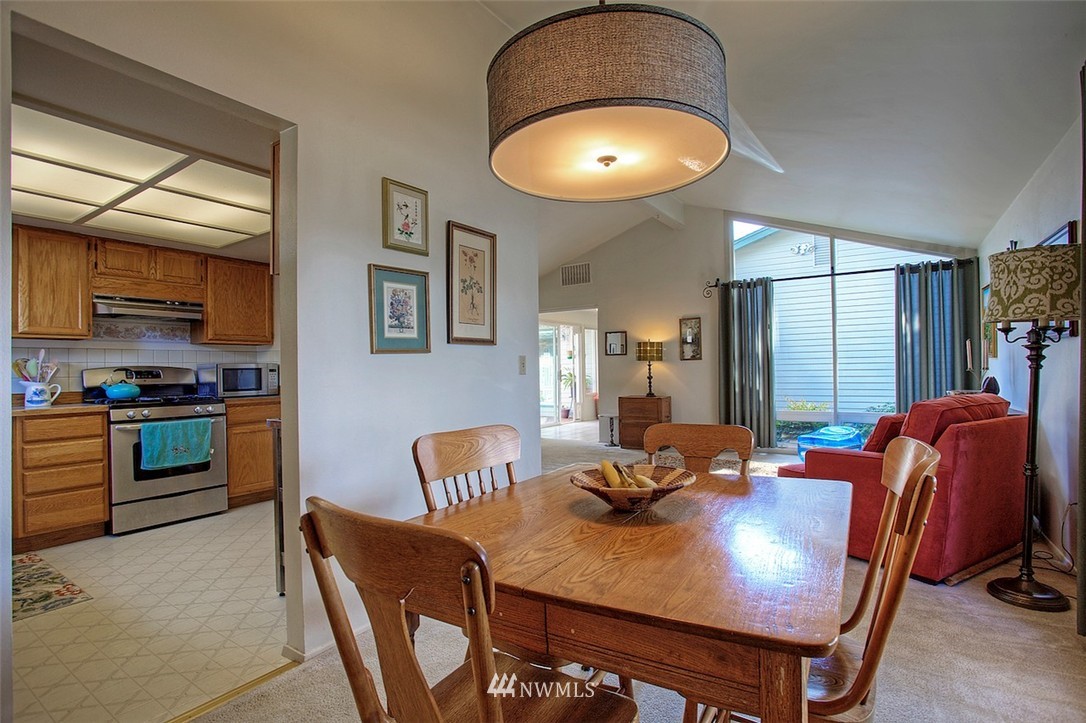 16014 132nd Place Southeast Renton, WA 98058 - Photo 11 of 25 Gallery Image 11