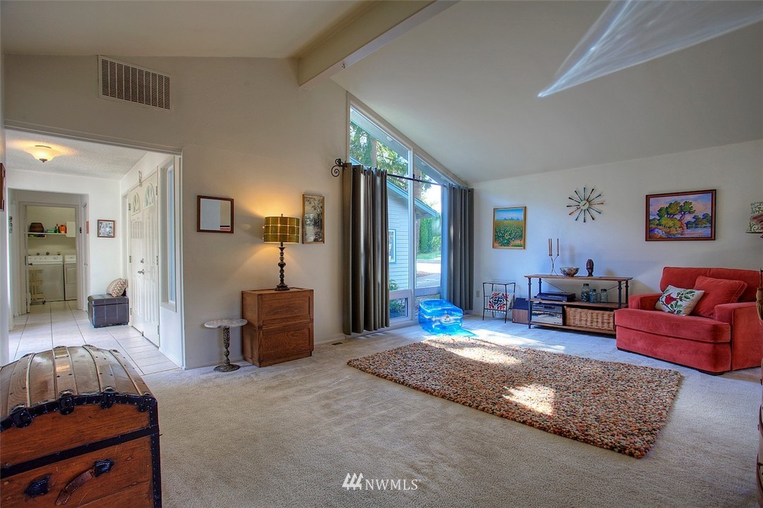 16014 132nd Place Southeast Renton, WA 98058 - Photo 6 of 25 Gallery Image 6