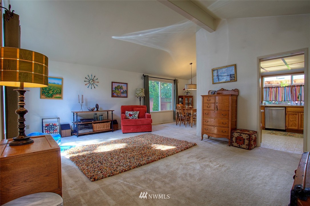 16014 132nd Place Southeast Renton, WA 98058 - Photo 8 of 25 Gallery Image 8