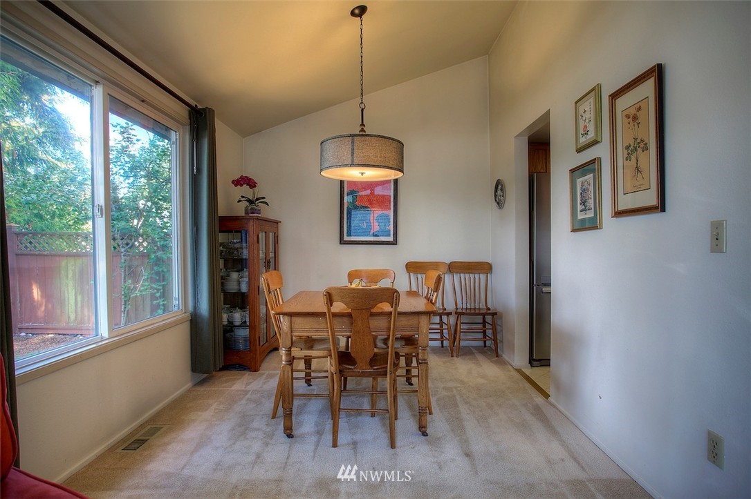 16014 132nd Place Southeast Renton, WA 98058 - Photo 10 of 25 Gallery Image 10