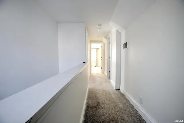 $2,000 | 1335 East Seiberling Avenue, Peoria, IL 61616