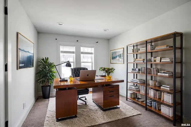 $2,000 | 1335 East Seiberling Avenue, Peoria, IL 61616