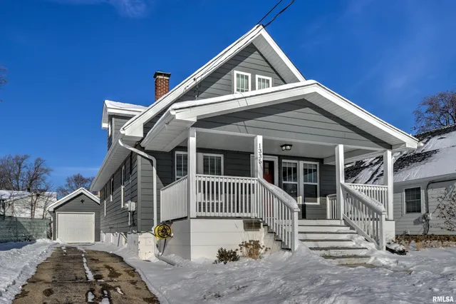 $2,000 | 1335 East Seiberling Avenue, Peoria, IL 61616