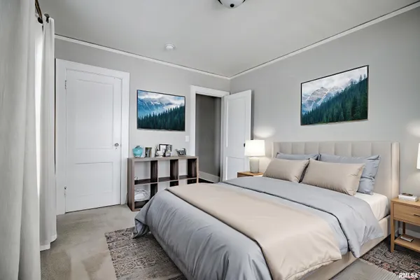 $2,000 | 1335 East Seiberling Avenue, Peoria, IL 61616