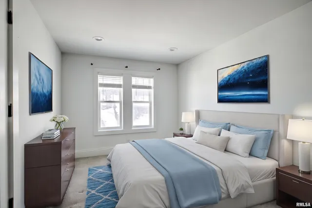 $2,000 | 1335 East Seiberling Avenue, Peoria, IL 61616