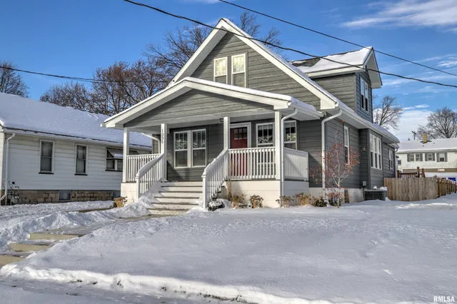 $2,000 | 1335 East Seiberling Avenue, Peoria, IL 61616