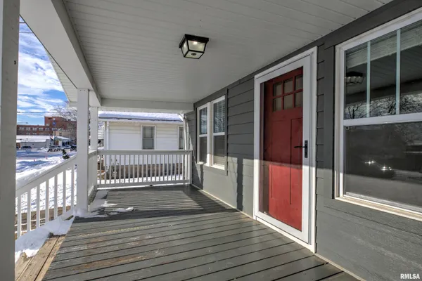 $2,000 | 1335 East Seiberling Avenue, Peoria, IL 61616