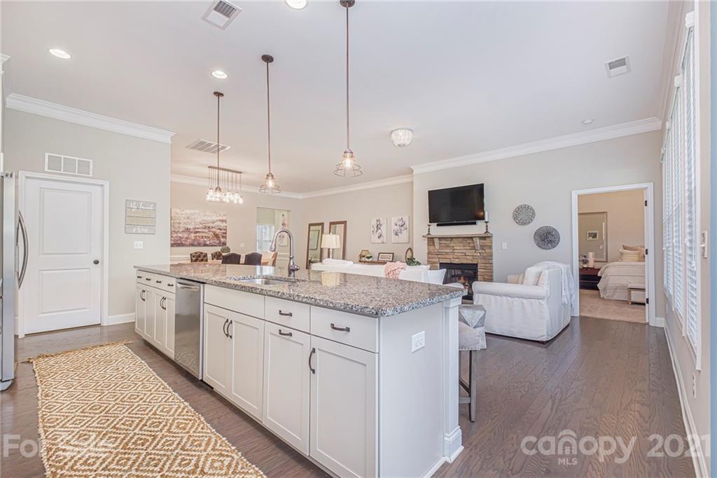 7510 Hamilton Bridge Road Charlotte, NC 28278 - Photo 2 of 26 Gallery Image 2