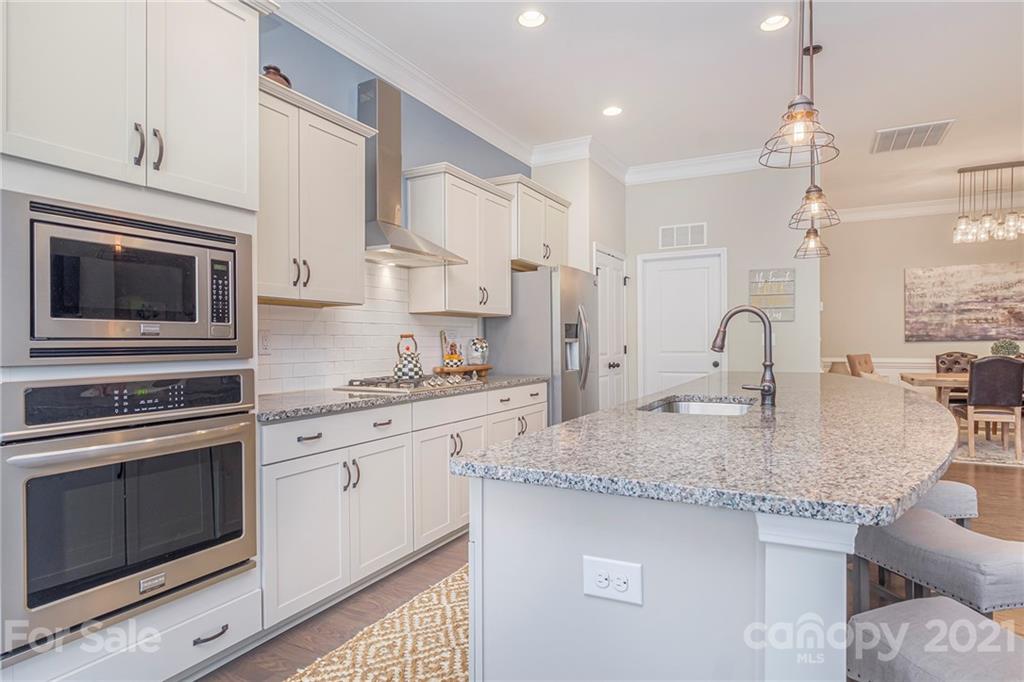 7510 Hamilton Bridge Road Charlotte, NC 28278 - Photo 3 of 26 Gallery Image 3