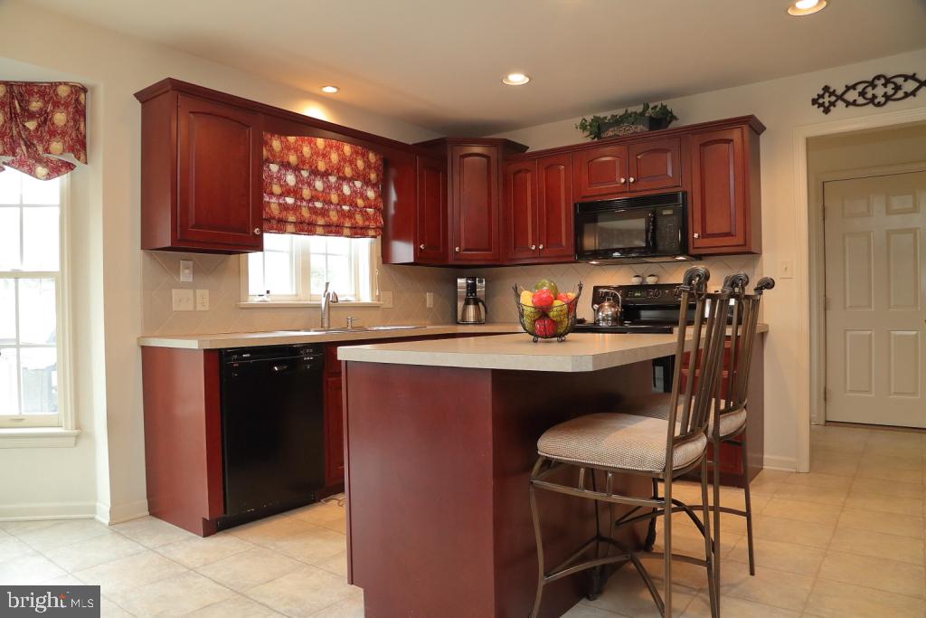 23 Sunset Lane Lititz, PA 17543 - Photo 2 of 38
