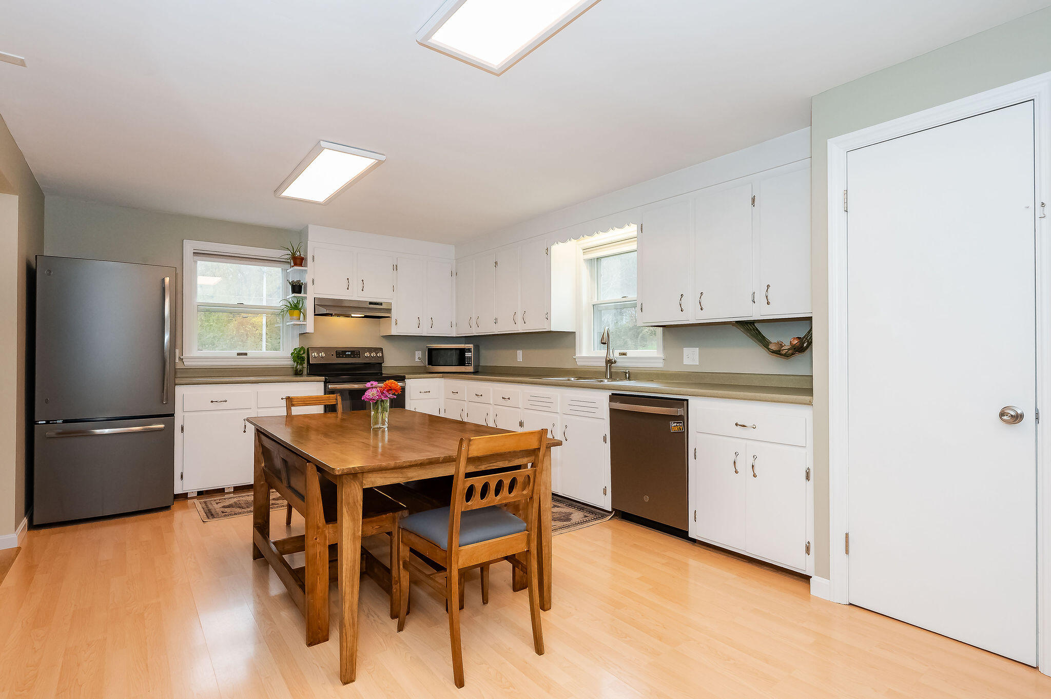 59 Berwick Road Berwick, ME 03901 - Photo 5 of 39 Kitchen