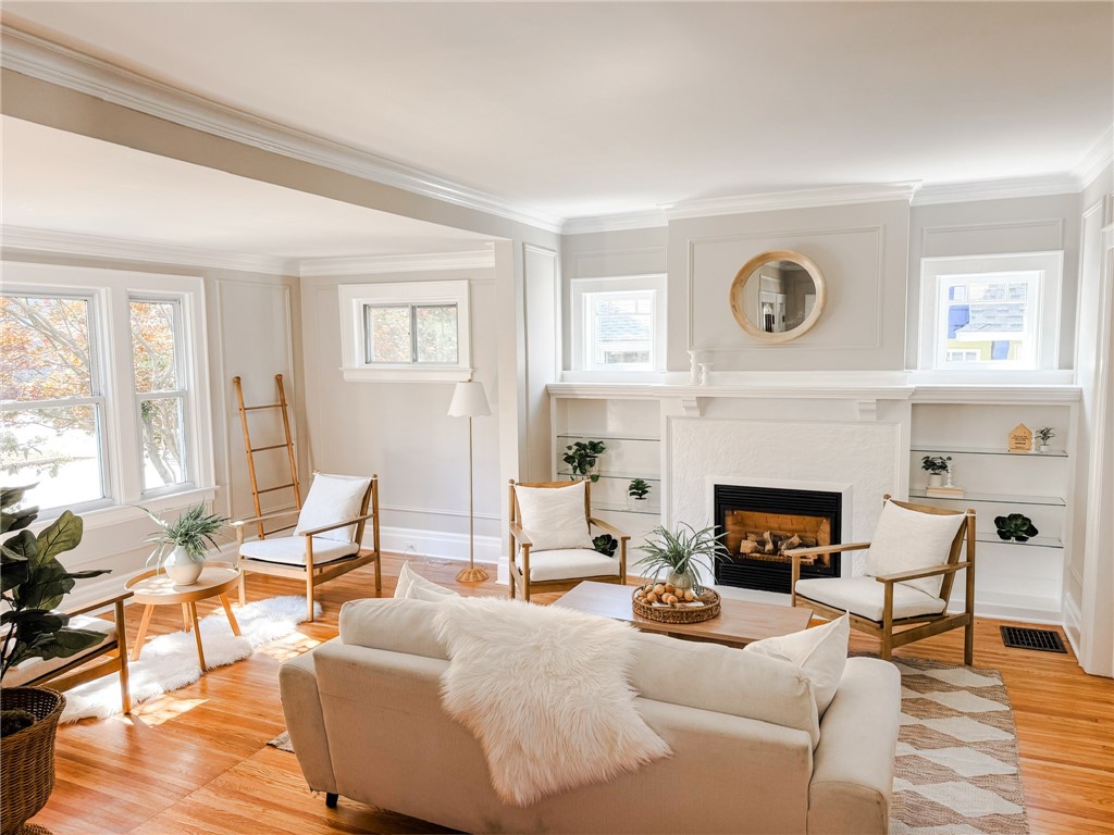 332 Mulberry Street Rochester, NY 14620 - Photo 3 of 36