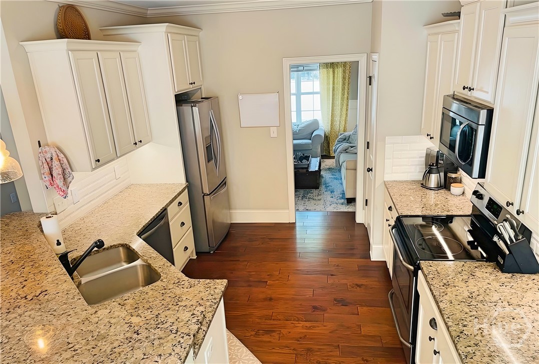 1185 Whitlow Ridge Drive Bishop, GA 30621 - Photo 9 of 22 Kitchen