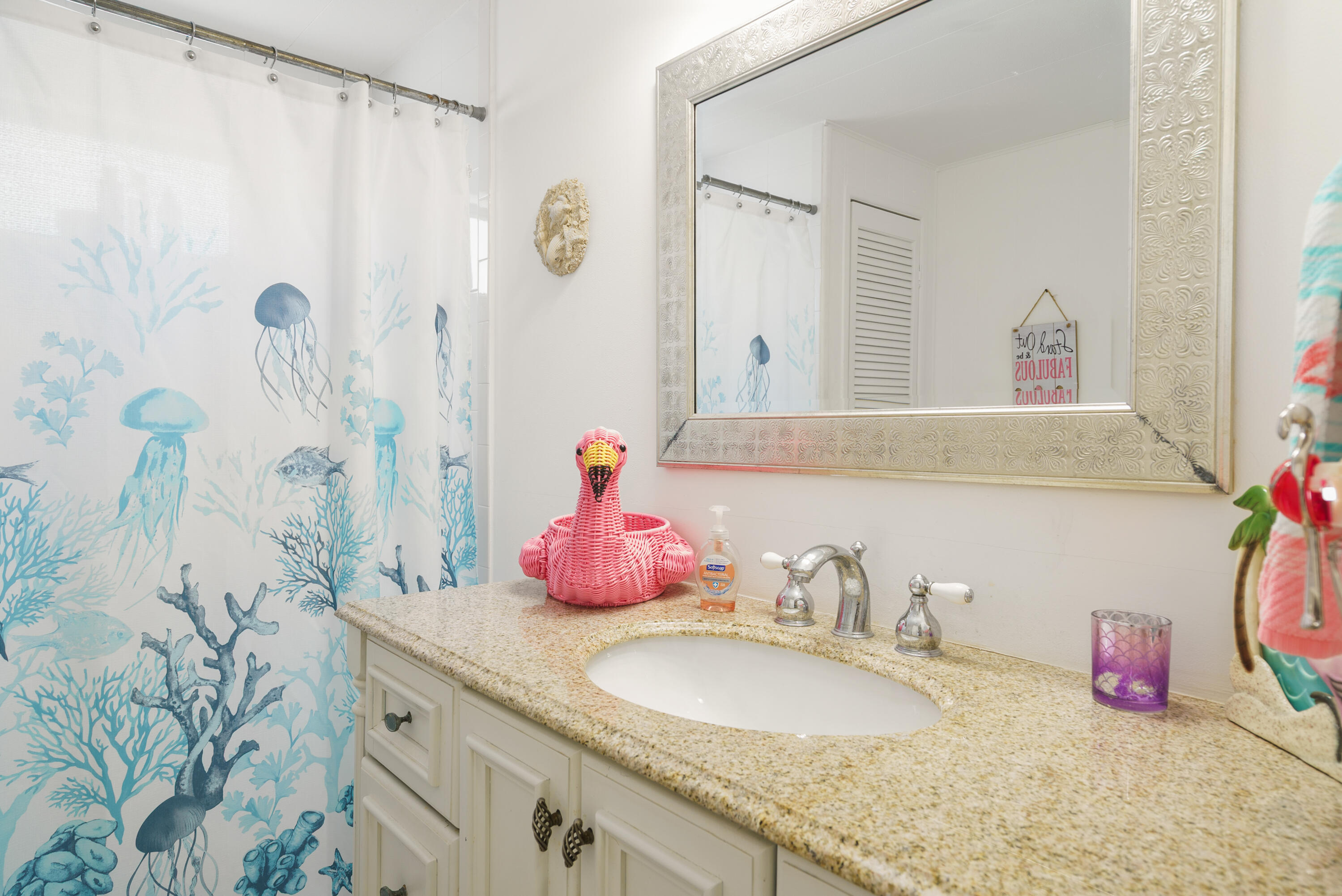 205 Humpty Dumpty Drive Key Largo, FL 33037 - Photo 22 of 40 Hall Bathroom