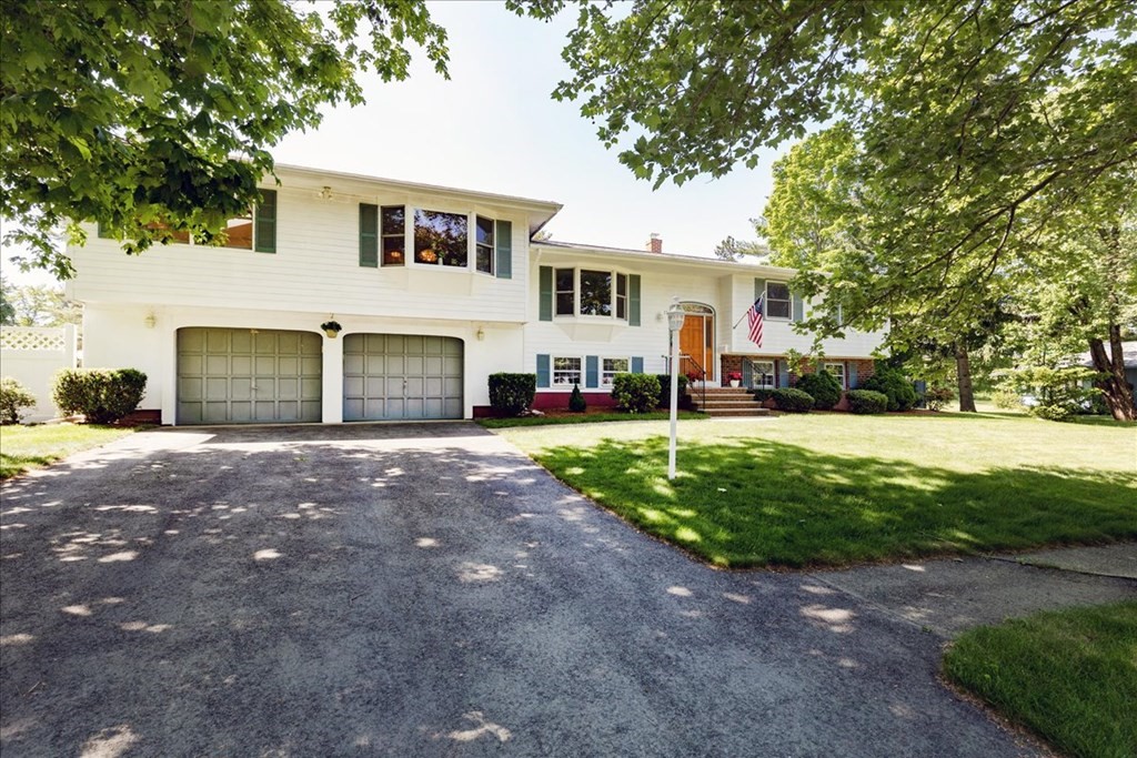 11 Penn Road Peabody, MA 01960 - Photo 3 of 42 Gallery Image 3