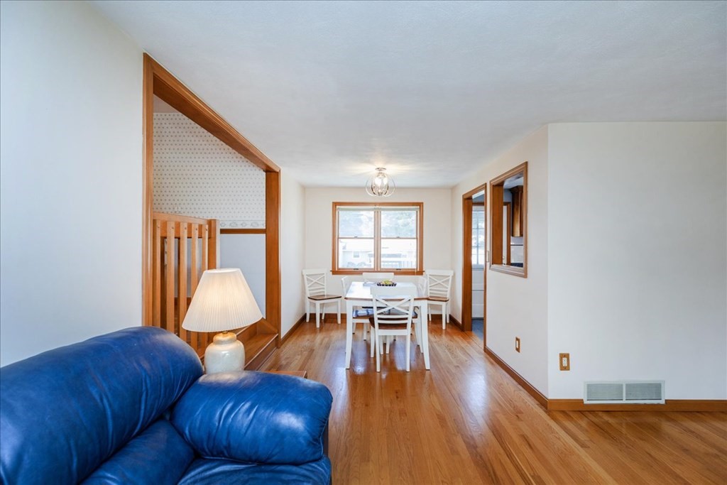11 Penn Road Peabody, MA 01960 - Photo 7 of 42 Gallery Image 7