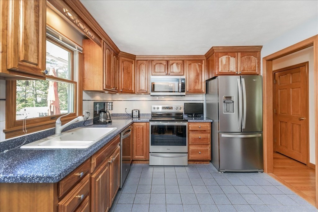 11 Penn Road Peabody, MA 01960 - Photo 10 of 42 Gallery Image 10