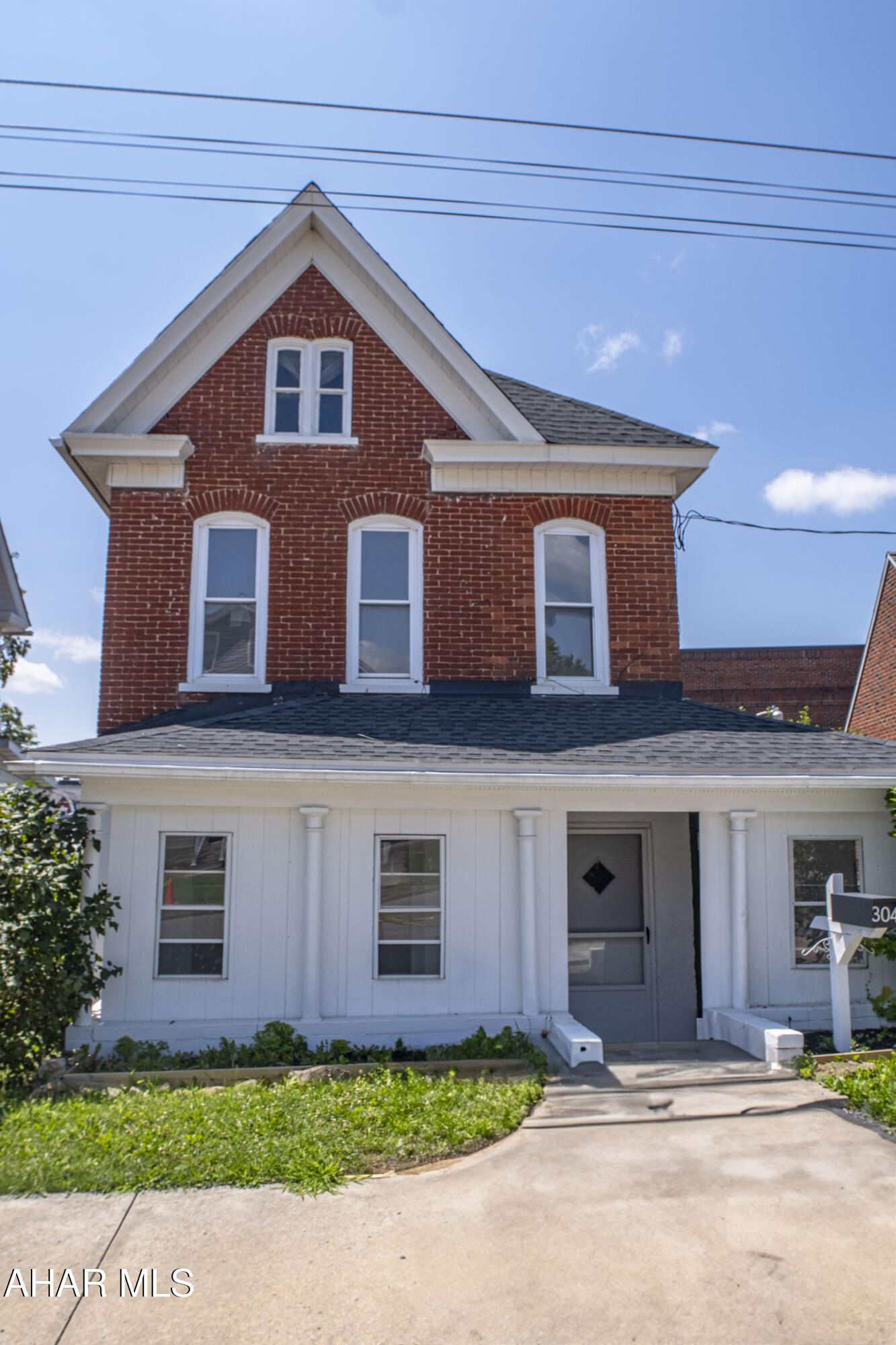 304 Poplar Street Roaring Spring, PA 16673 - Photo 2 of 31